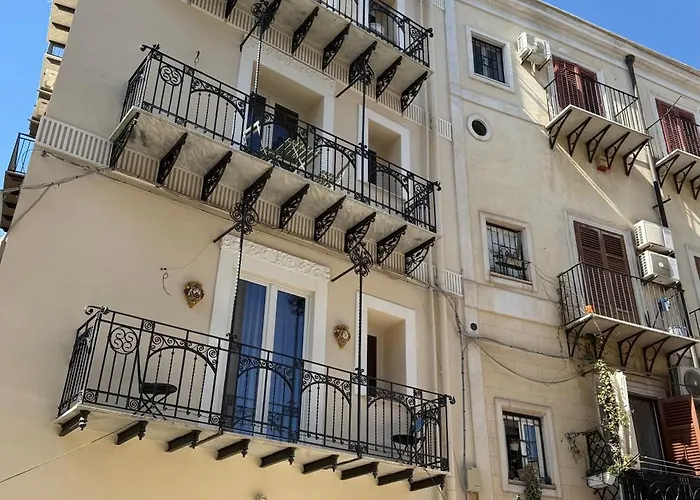 La Cala Flat *